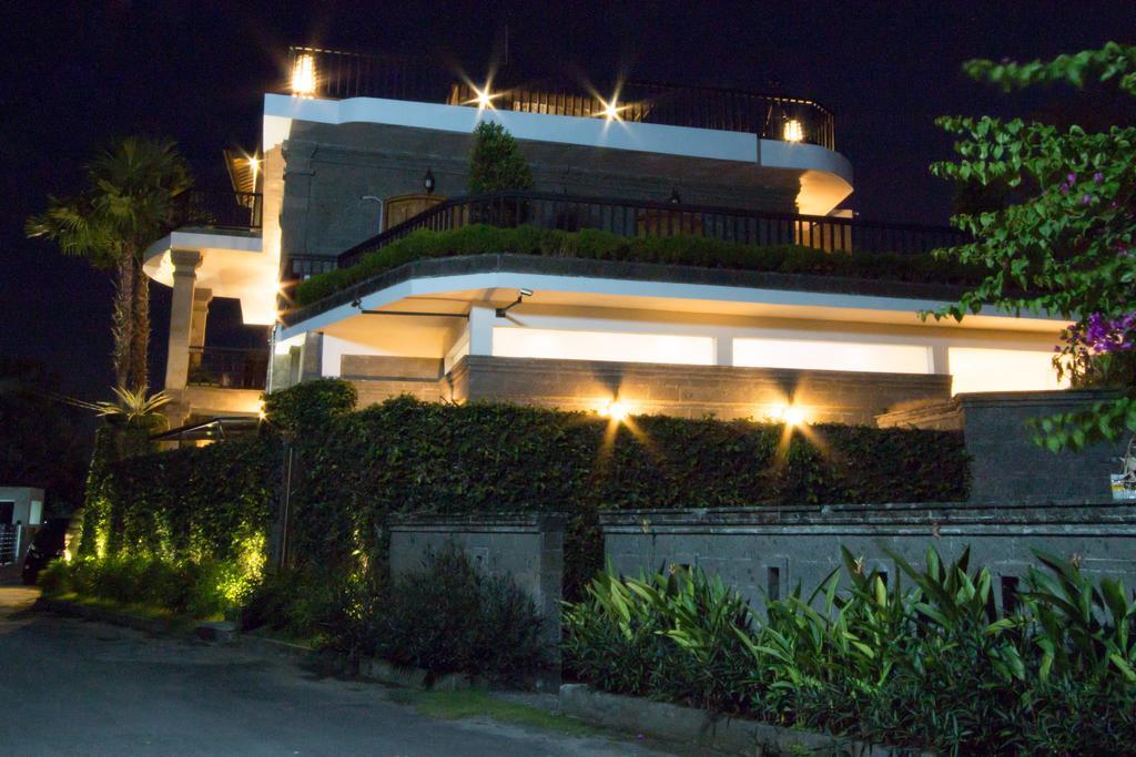 Puri Ratu Jimbaran Villa ภายนอก รูปภาพ